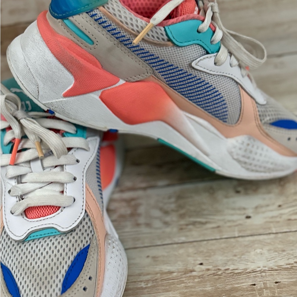 Puma Women’s RS-X running shoe, peach, teal, white Size 6